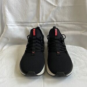 Puma women’s sneakers in size 7 1/2